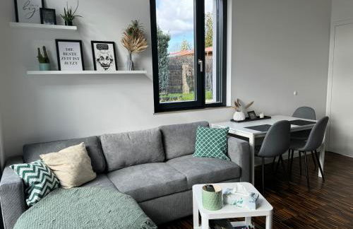 helle Ferienwohnung in Architektenhaus mit Garten und Pool - Foto 5