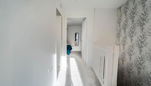 Modern Luxury 2 Bed Didcot Home with Free Parking - Foto 2