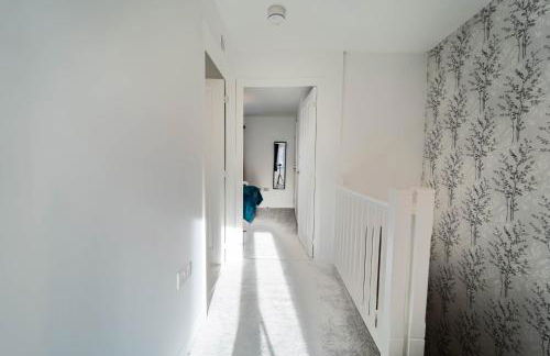 Modern Luxury 2 Bed Didcot Home with Free Parking - Foto 2