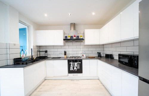 Open Mind Property - Hot Tub, 8 Guests & Free Parking - Foto 14