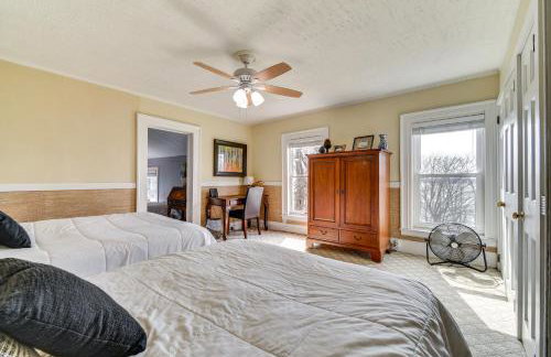 Lakefront Cayuga Retreat with Private Deck and Hot Tub - Foto 25