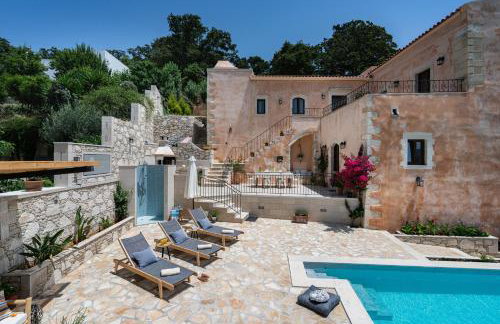 Butterfly, a historical villa with pool & hot tub! - Foto 8
