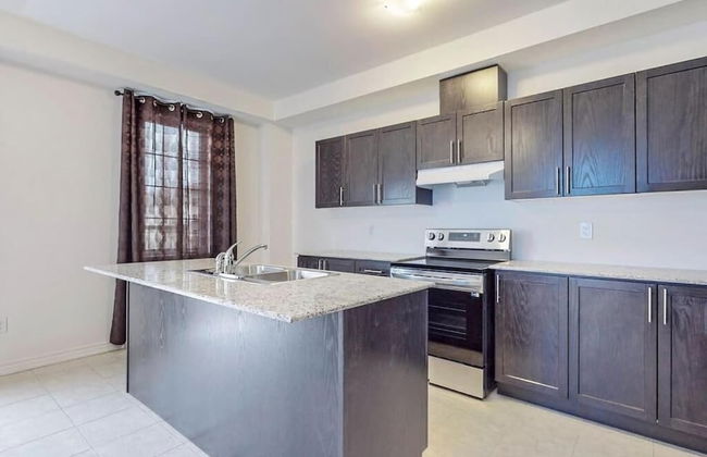 Elegant 3-bedroom House - Bowmanville - Foto 19