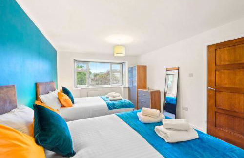 Aisiki Apartments at Barnet, Ground Floor, 2-Bedroom & 1-Bathroom, Pet Friendly Flat, Double Beds with Free Wi-Fi - Foto 12