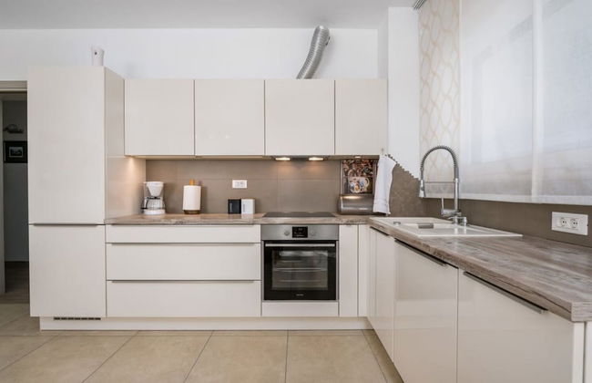 Paula - With Pool - H - Photo 10