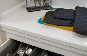 Artful Retreat - King Bed, Work Desk, WIFI, Unique Murals, Perfect for Business Travelers, Downtown & Near Universal Studios - Foto 11