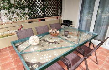 Lucy's next to sea apartment - Photo 22