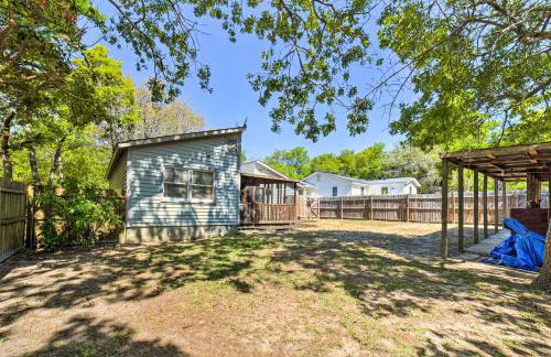 Oak Island Home with Fenced Yard, Walk to Long Beach - Foto 22