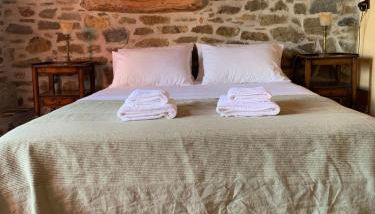 Lithos Homes - Photo 4, towels