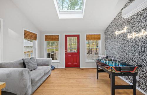 Pocono Lake Escape, includes Golf Cart, Firepit - Foto 20