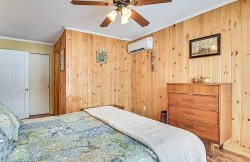 Lakeside Living in Wilton! Family Home with Views - Foto 14