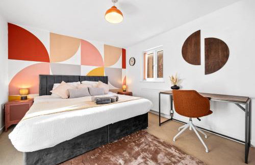 Stylish 3BR Home - Sleeps 7 - 15 Min to City Centre, Parking Garden & Fast Wi-Fi - Foto 2
