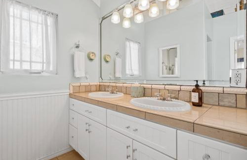 Stunning beach home - steps2sand, AC, Large Patio and Fast Wifi! - Foto 11