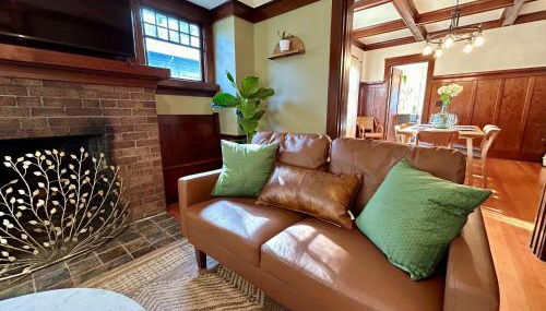 *Boho Bungalow-King-Backyard-Full Kitchen-W/D* - Foto 2