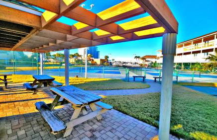Boathouse Condo, Downtown Destin Harbor, Private Beach Access, Waterfront, on Golf course, Water Taxi pickup - Photo 5
