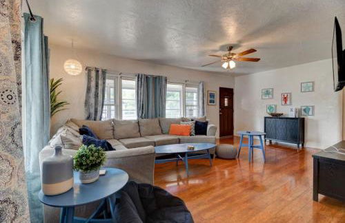 Shark Shack large house minutes to the beach - Photo 1