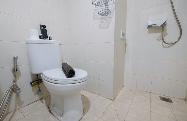 2BR with Sofa Bed Cervino Tebet Apartment - Foto 28