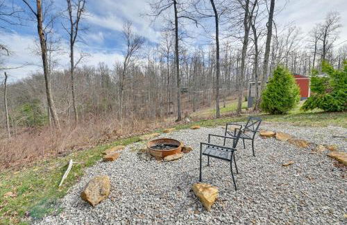 Bring a Pet Peaceful Frenchburg Cabin on 1 Acre - Foto 2