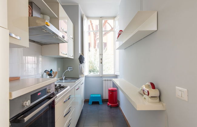 Luxury Apartment Auditorium - Photo 6