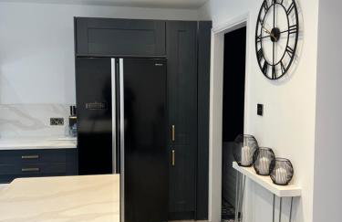 Stunning Open Plan 3 Bedroom House - Photo 4