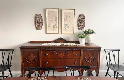 3 story, 100 year-old home, 4BR, 3 king & 2 queen beds - Foto 21