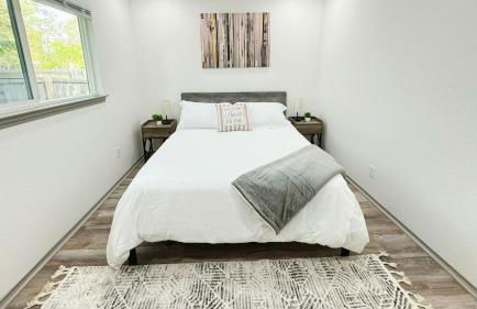 Relax Modern 3BR 2Bath - NW Austin, Sleeps 10 - Photo 26