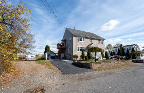 12BCozy 3BR Apartment with Koi Pond in Worcester - Foto 47