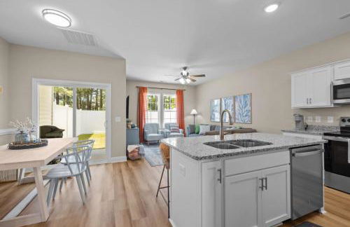 Modern Retreat Minutes to Emerald Isle Beach Villa - Foto 15