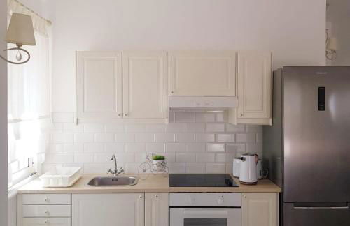 Katy's Luxury Apartments - Photo 8