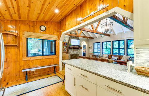 Tranquil Highlands Cottage with Fire Pit and Stream! - Foto 11