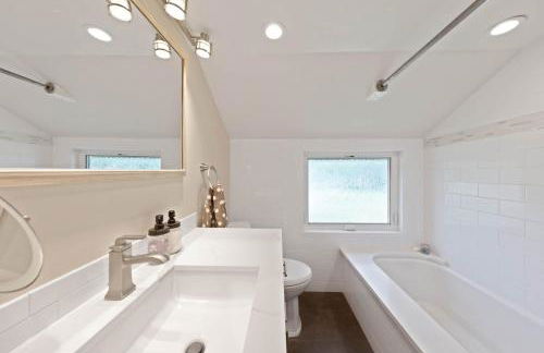 Rustling Grove in Tahoe City - Pet-Friendly, Walking Distance to Downtown and Lake - Private Hot Tub - Foto 17