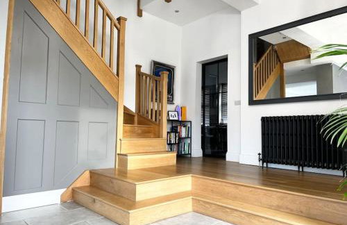 Manchester Luxury Country House Close To The City With Hot Tub & BBQ Fire Pit. - Foto 5