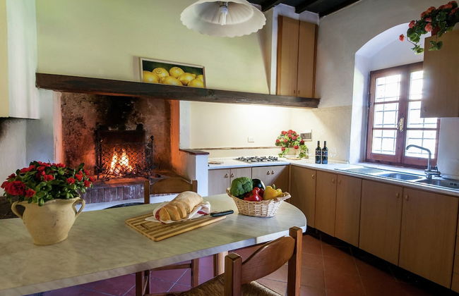 Serene Farmhouse in Dicomano With Swimming Pool - Photo 10