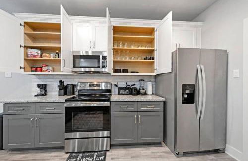 Spacious Modern Townhome w Indoor Court, King Beds & Huge TVs! - Foto 22