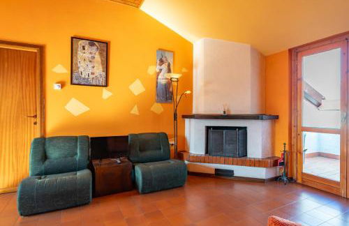 Spacious mountain view attic apartment - Foto 12