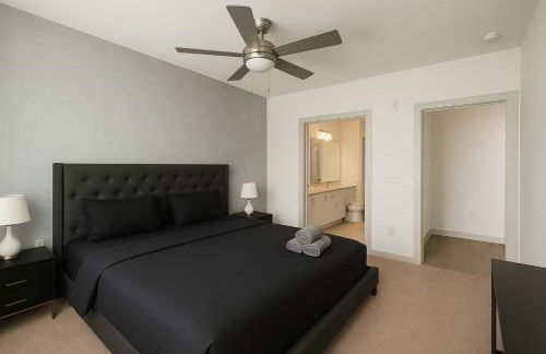 Resort-Style Retreat 1 King 2 Queens, Pool table - Foto 14