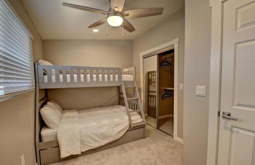 Modern Mini Golf Oasis - Foto 41