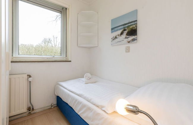 Holiday Home Near Veerse Meer With Garden - Photo 4