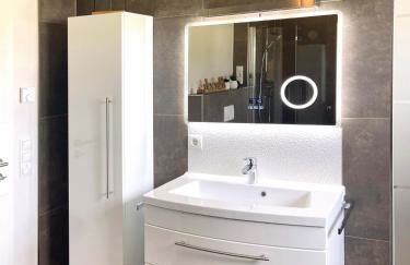 8 Personen Ferienhaus ,,Seegelblick" am Goitzschesee, erste Reihe am Strand mit Sauna, Whirlpool, Kamin, Wallbox & SUP - Foto 25