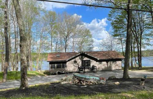 Lakeside Oasis with Kayaks, Hot Tub, & Fire Pit - Foto 62