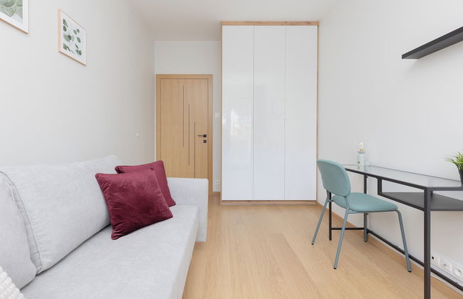 Warsaw Apartment With Parking by Renters - Foto 6