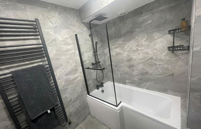 Inviting Apartment in Hayes With Garden & Parking - Foto 9