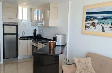 Luxurious 1st Line Top-floor Apartment With Direct Sea Access - Photo 14