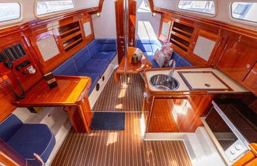 Stunning Boat 2 BEDROOMS, WC, high ceiling - Photo 12