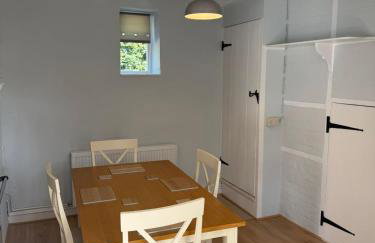 Pretty 2 Bedroom Cottage in Skirmett with Parking - Foto 2