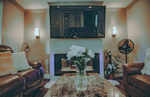 [4-BR/Sleeps 12] Family & Friends Home in Indiana - Foto 46