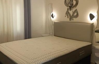 Modern Art Apartment 50m to the Beach - Foto 3