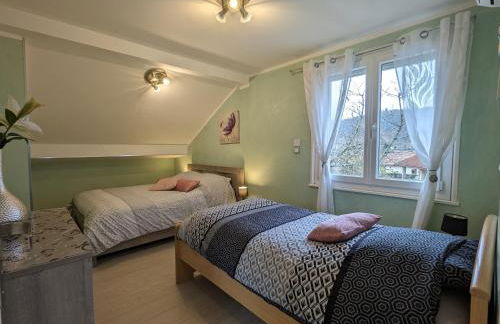 Chalet spacieux avec sauna, spa et baby-foot, proche stations de ski - FR-1-589-671 - Foto 32