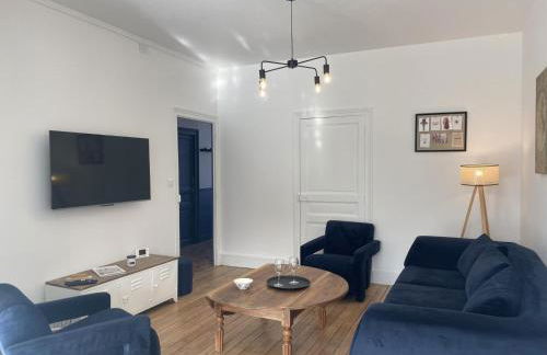 Maison rénovée à Moulins avec jardin et véranda - FR-1-489-469 - Foto 12