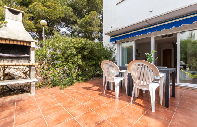 3 bedroom House in Salou with swimming pool and garden - Photo 27
